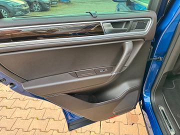 Bild 24 VW Touareg R-line*4Mo*Luftfederung*Leder*Navi*Pano*