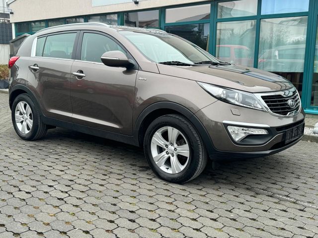 Kia Sportage 2.0 CRDI Vision 4WD XENON+SHZ+AHK+PDC+