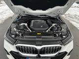 BMW 550e M xDrive A - Vollauslastung AZV - weiße BMW 550