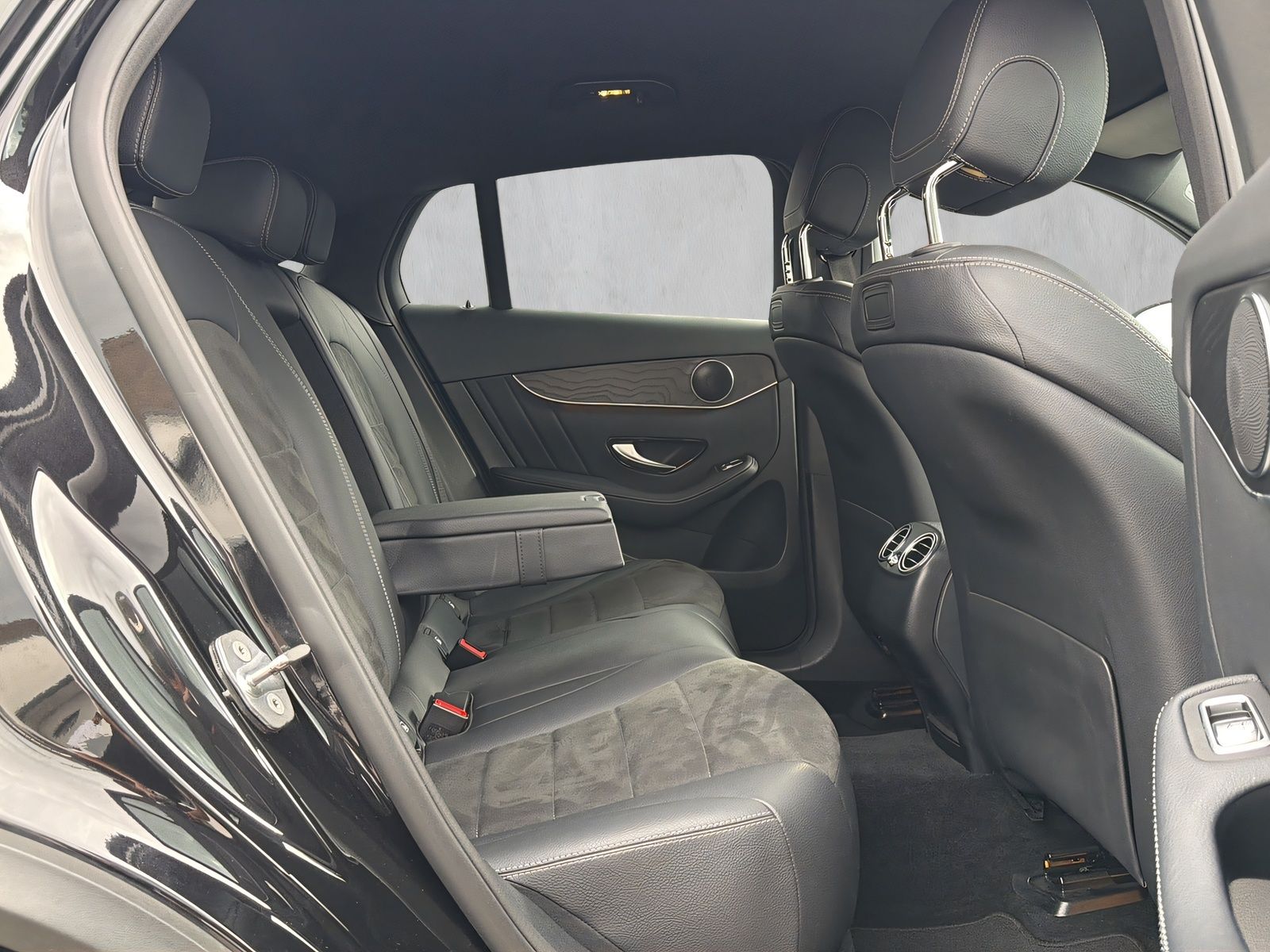 Fahrzeugabbildung Mercedes-Benz GLC 250 d Coupe AMG 4Matic MEMORY LED AHK KAMERA