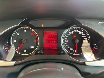 MYAUTOCENTER – Gebraucht- und Jahreswagen mit Werkstattservice in Pfaffenhofen Audi A4 *AHK*TEMPO*PDC*SitzH*