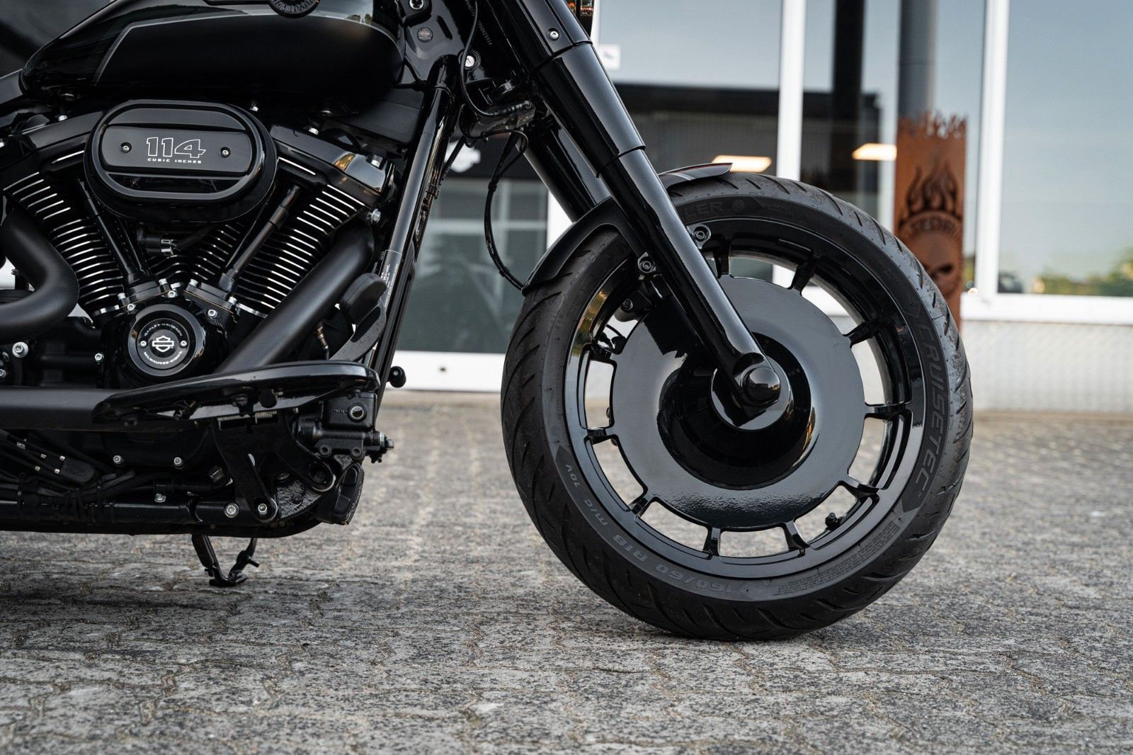 Fahrzeugabbildung Harley-Davidson DARK FAT BOY FLFBS 114 MY23 -JEKILL&HYDE-