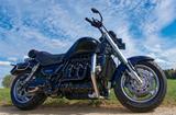 Triumph Custom Rocket III - TRIUMPH ROCKET III