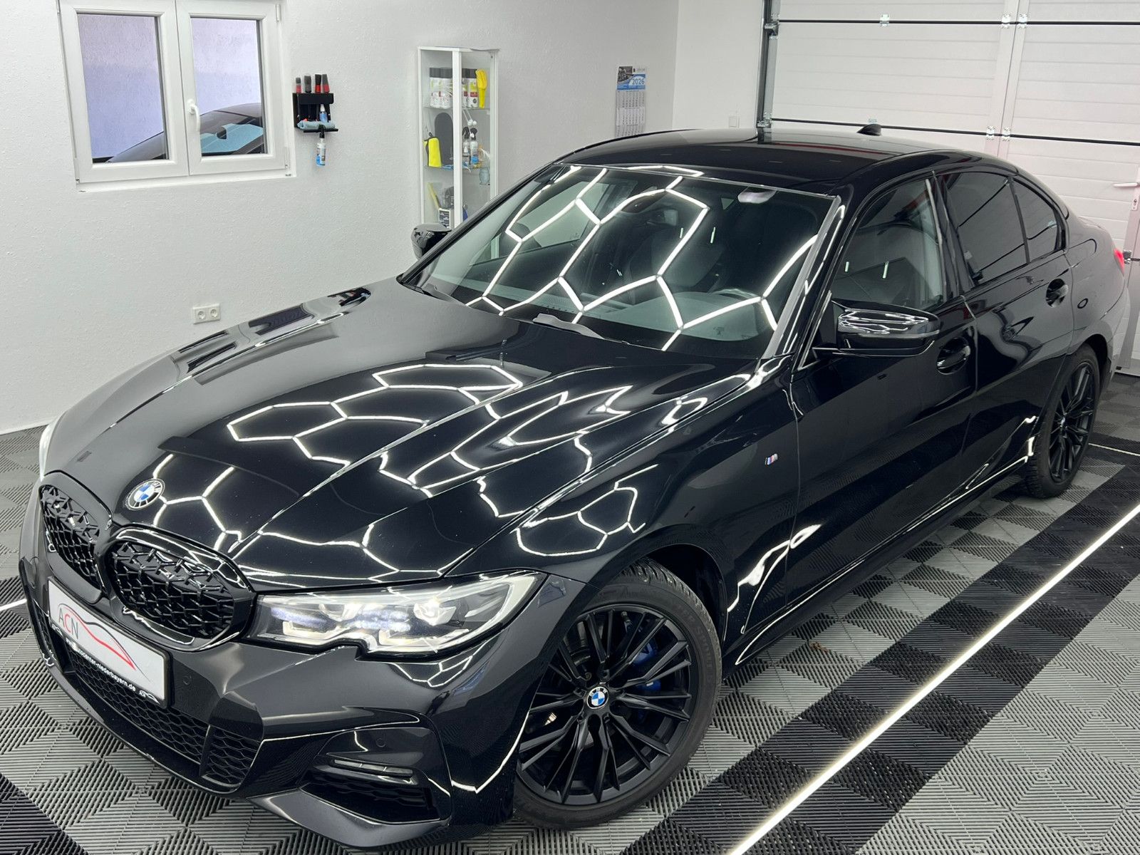 Fahrzeugabbildung BMW 330i xDrive M-SPORT/LIVE COC/HiFi/DEUTSCH