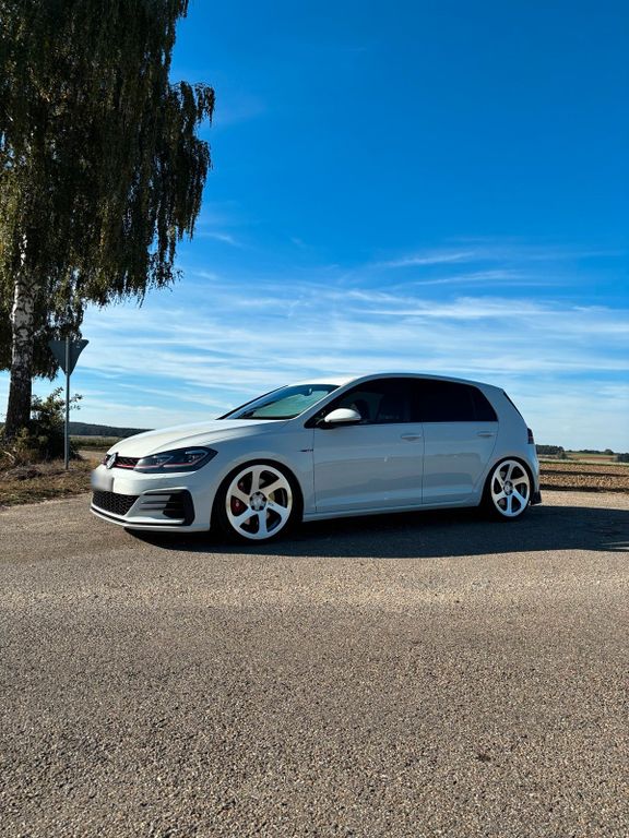 Image of Volkswagen Golf