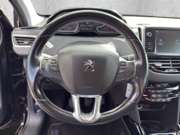 Peugeot 2008 1.2 PureTech 110 Allure Kam.+SHZ+PDC