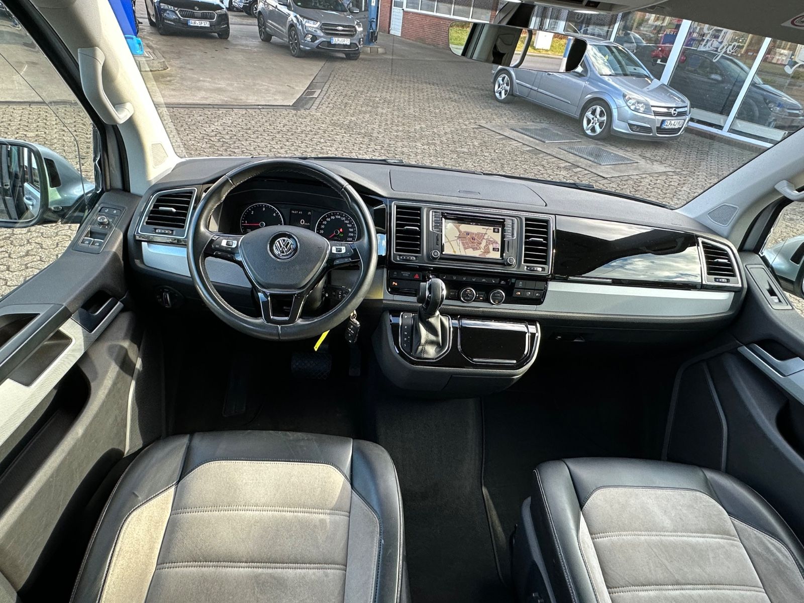 Fahrzeugabbildung Volkswagen T6 Multivan 2.0 TDI 4M Highline Standhzg/AHK/LED