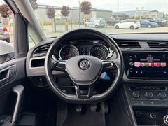 Fahrzeugabbildung Volkswagen Touran 1.5 TSI 7-Sitzer Einparkh. Tempomat 17"