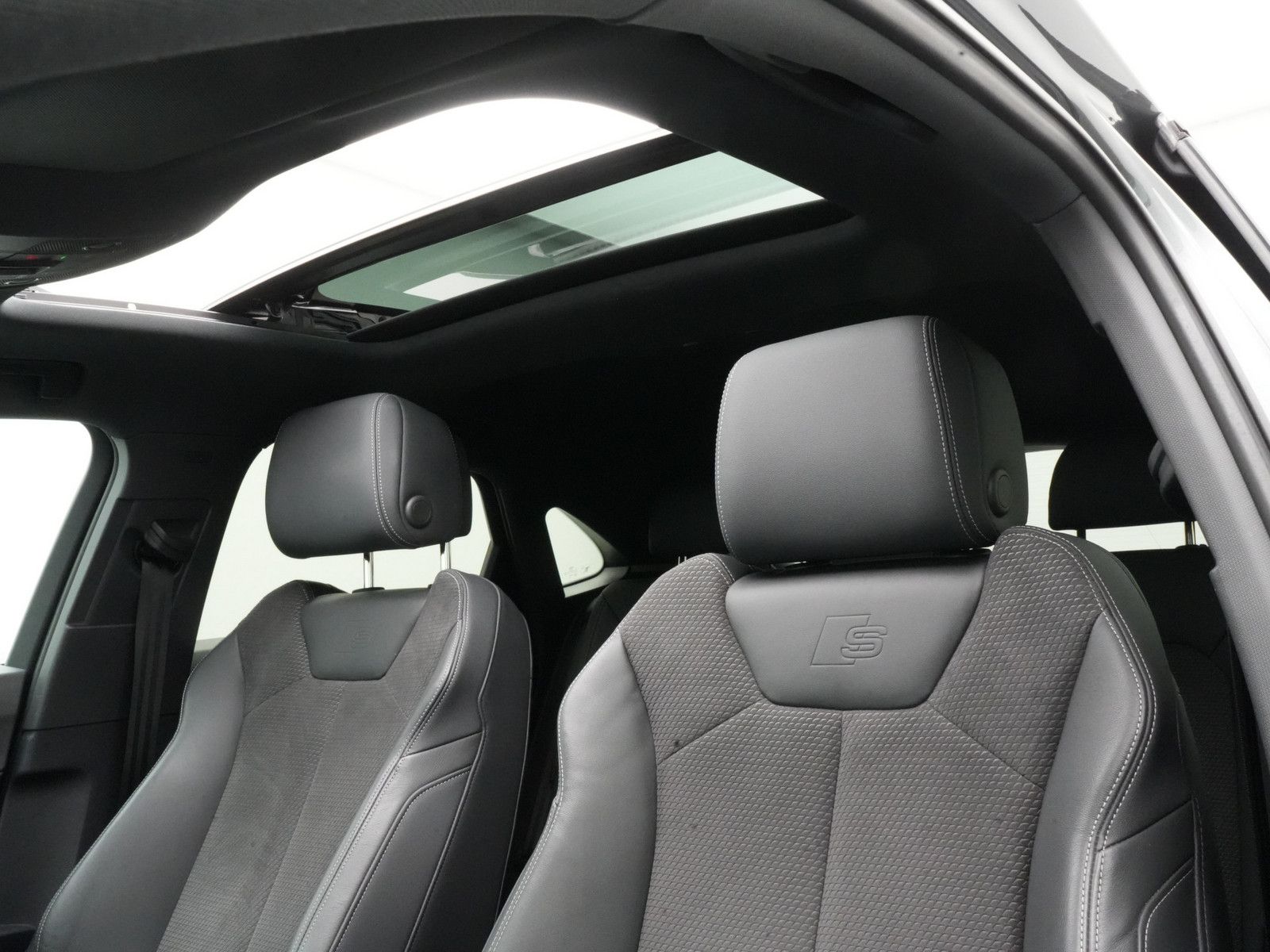 Audi Q3 Sportback 45 e S line ACC AHK NAVI SONOS 360° foto 9