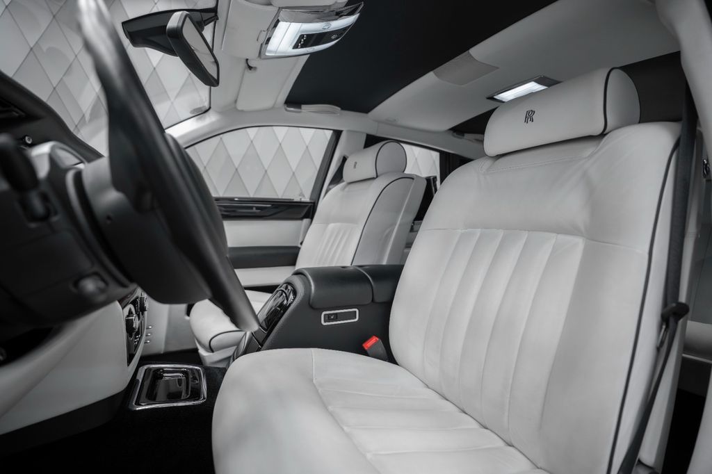 Phantom BLACK/WHITE STARLIGHT TABLES - Bild 14