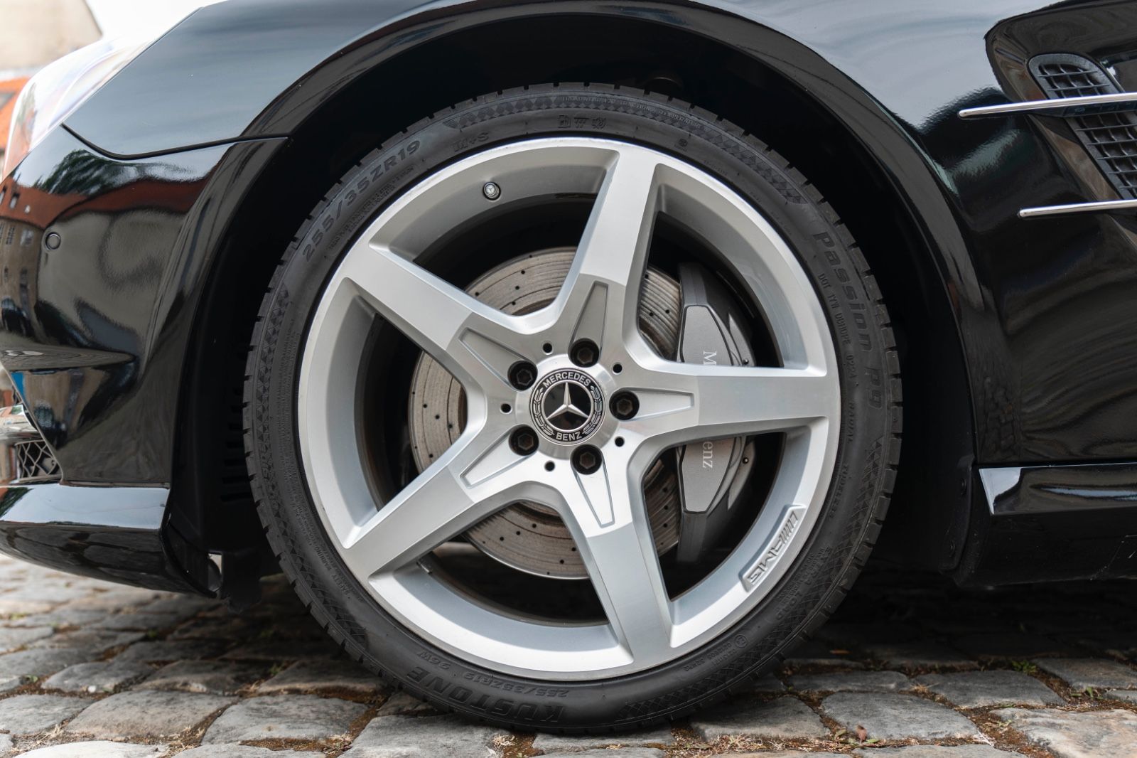 Fahrzeugabbildung Mercedes-Benz SL 400 Roadster AMG SPORTPAKET ACC KAM NAV H&K