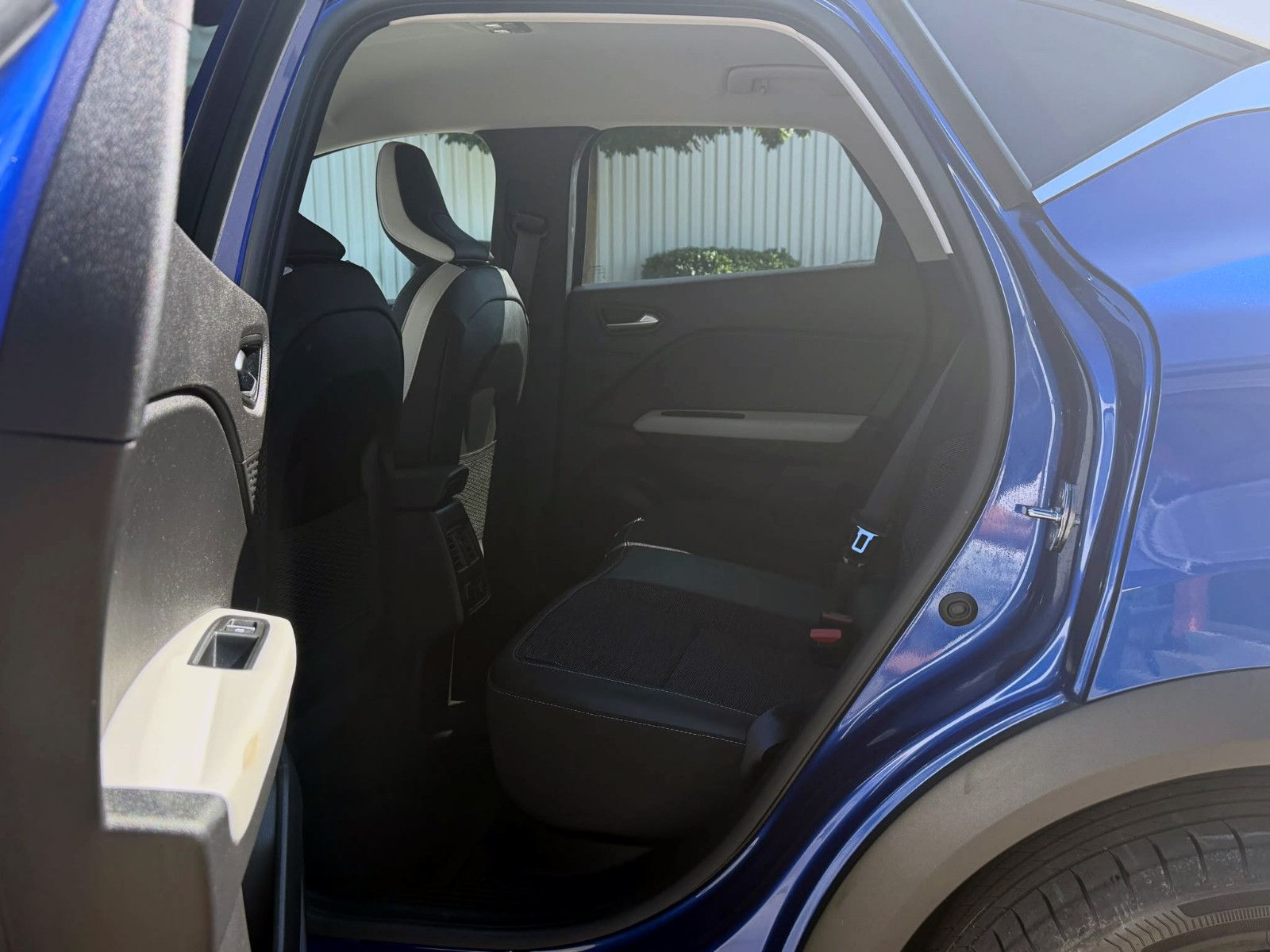 Fahrzeugabbildung Renault Captur II 1.3TCe Edition One Auto. LED NAV 360°