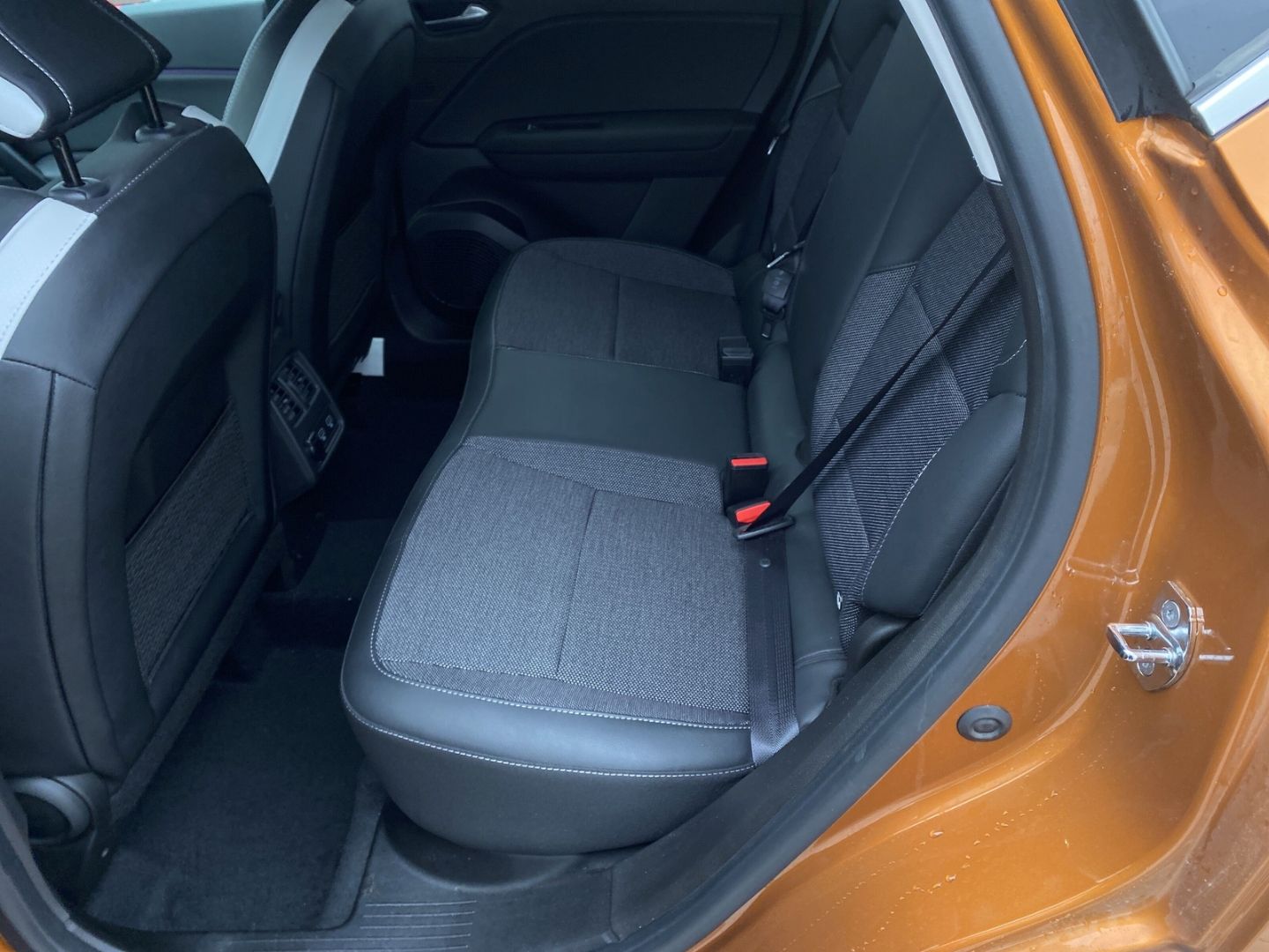 Fahrzeugabbildung Renault Captur II Intens 48V Mild-Hybrid  1.3 *Sitzheizu