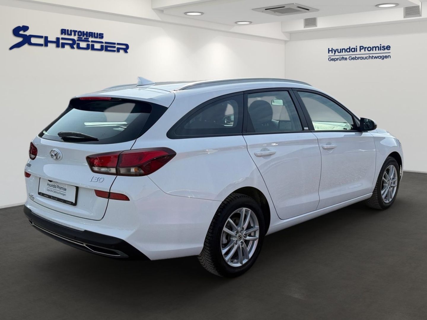 Fahrzeugabbildung Hyundai i30 1.6 CRDi TREND NAVI-P+ACAA+SHZ+KAMERA