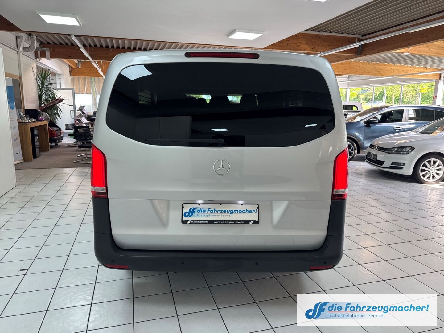 Fahrzeugabbildung Mercedes-Benz Vito Mixto 119CDI 4x4 lang Navi Digitales Cockpi