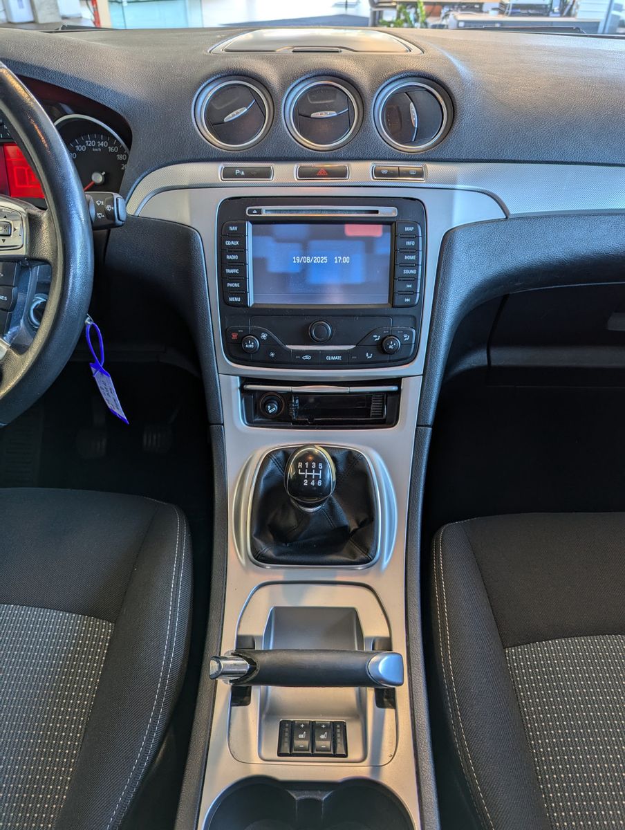 FORD Galaxy 2.0 TDCi Navi 7-Sitze Traveller-Paket SHZ - Image 21