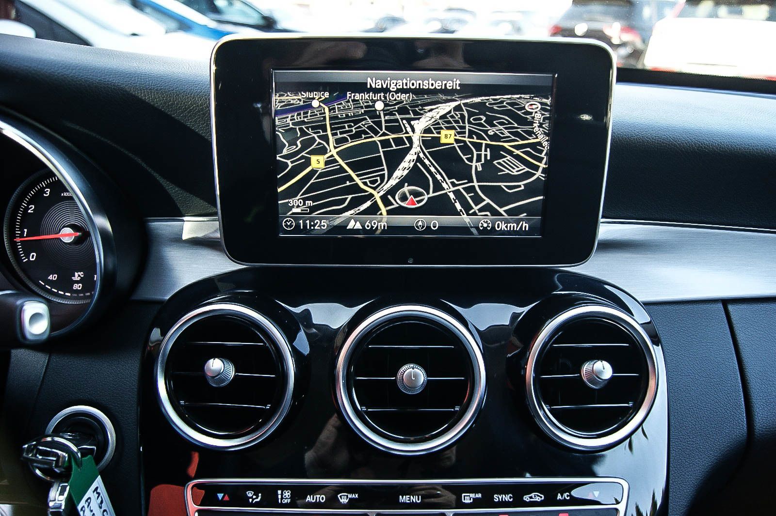 Fahrzeugabbildung Mercedes-Benz C 180 T CGI Avantgarde AHK LED NAVI SITZH
