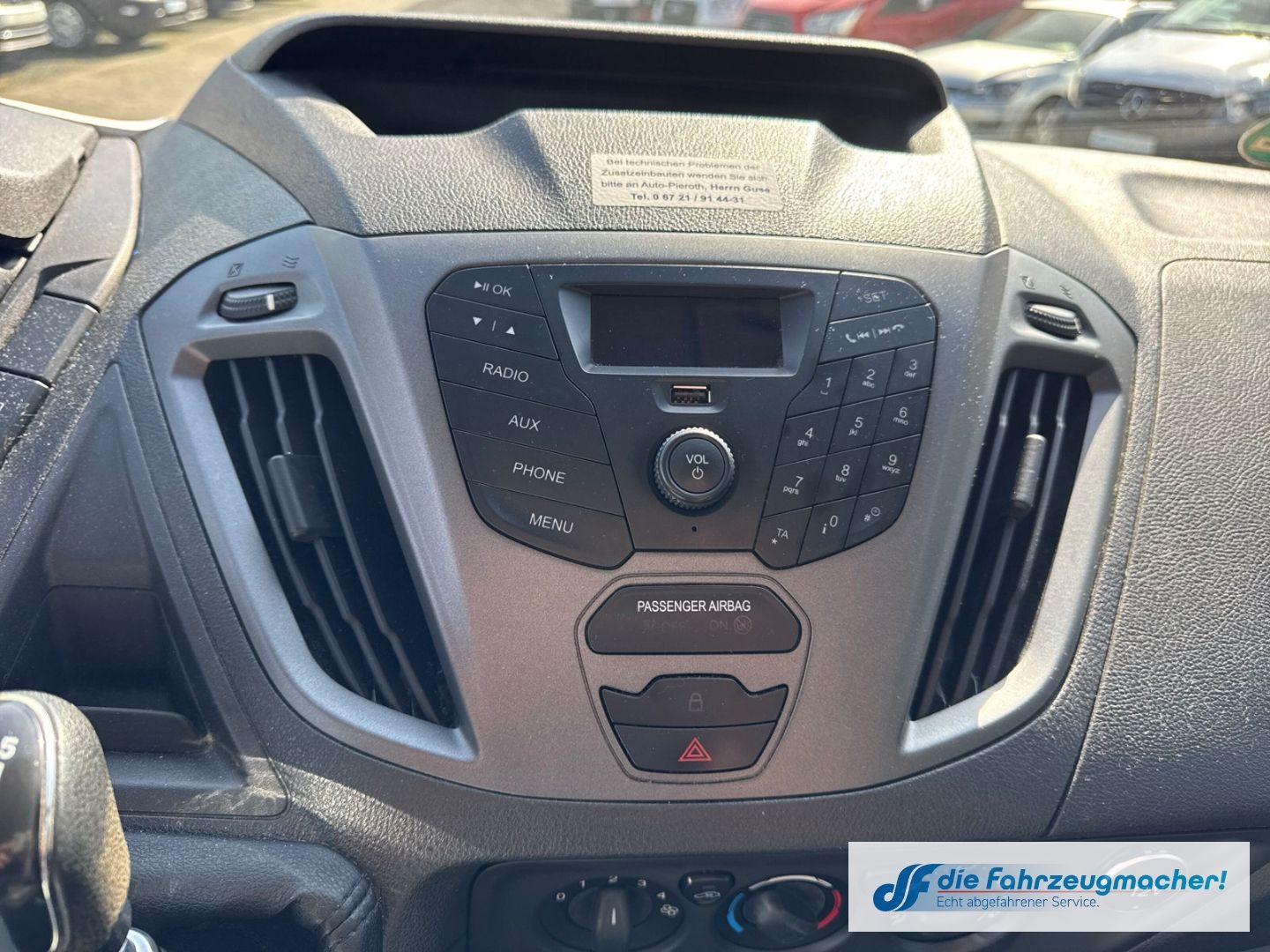 Fahrzeugabbildung Ford Transit Custom Kombi 300 L1 2.2 TDCi *1847 *EXPO