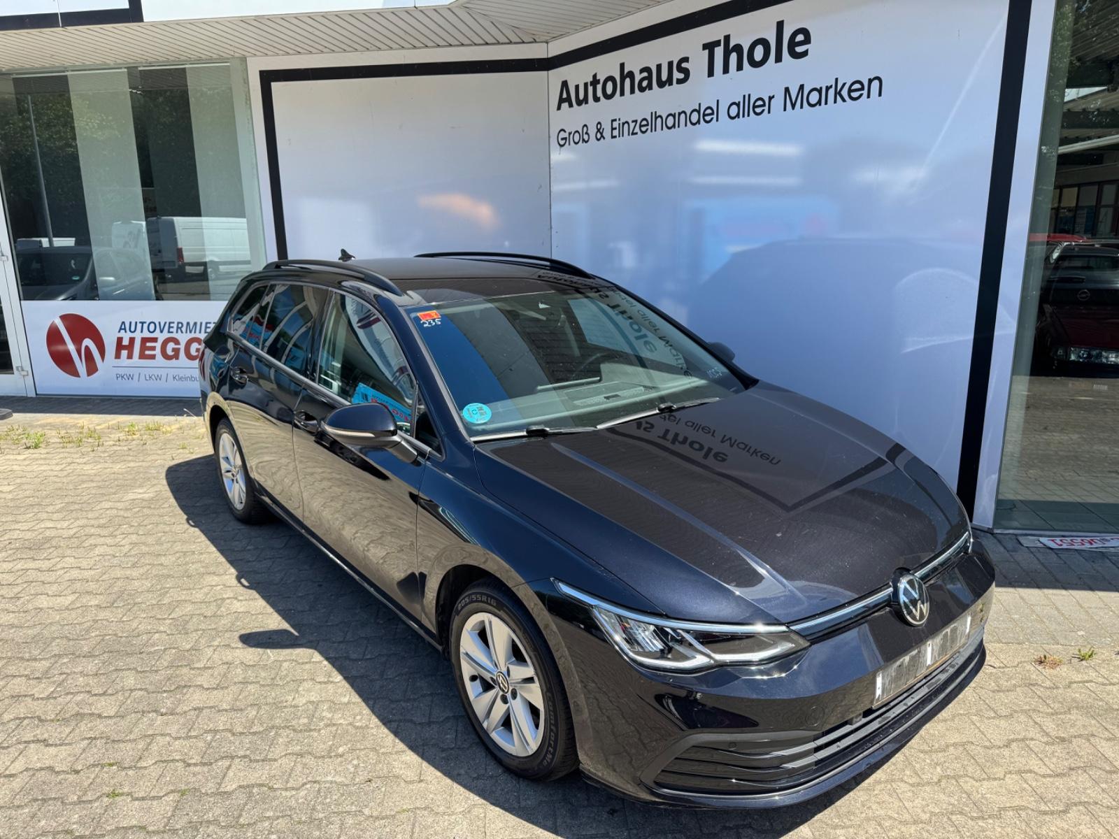 Volkswagen Golf VIII 2.0 TDI Variant *LED+ALLWETTER+NAVI*