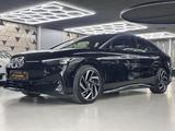 Volkswagen ID.7 Pro 210 kW LED/CAM/LANE/TRAVEL/SIDE - schwarze Volkswagen ID.7