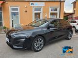 Ford Focus 5 Porte Focus 1.0 ecoboost h ST-Line  - mit Hybrid-Antrieb: Violett, Limousine