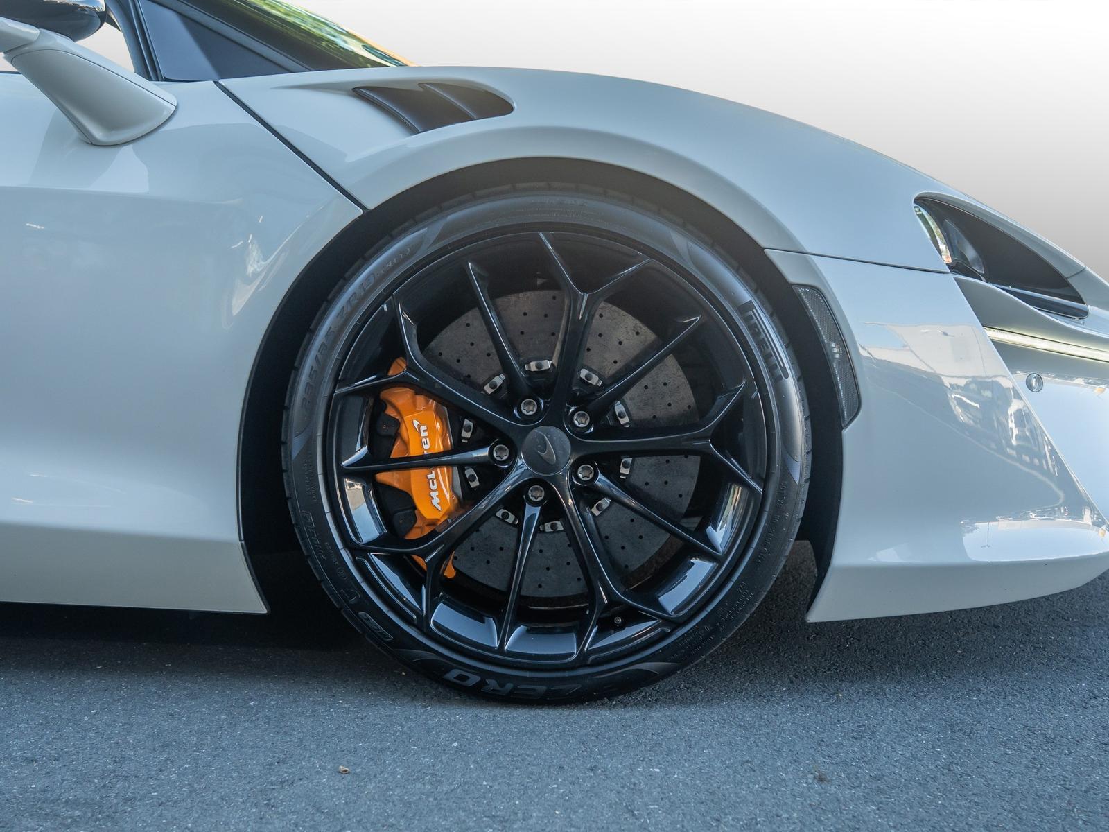 McLaren Artura Spider TechLux Int. | B&W | Carbon | ECR