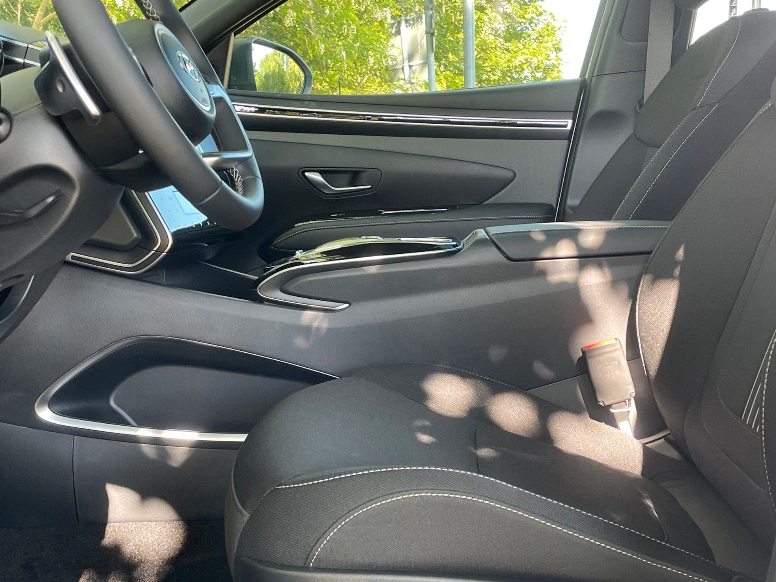 Fahrzeugabbildung Hyundai TUCSON 1.6 T-GDI 48V Blackline *Pano*ACC*LED*SH*
