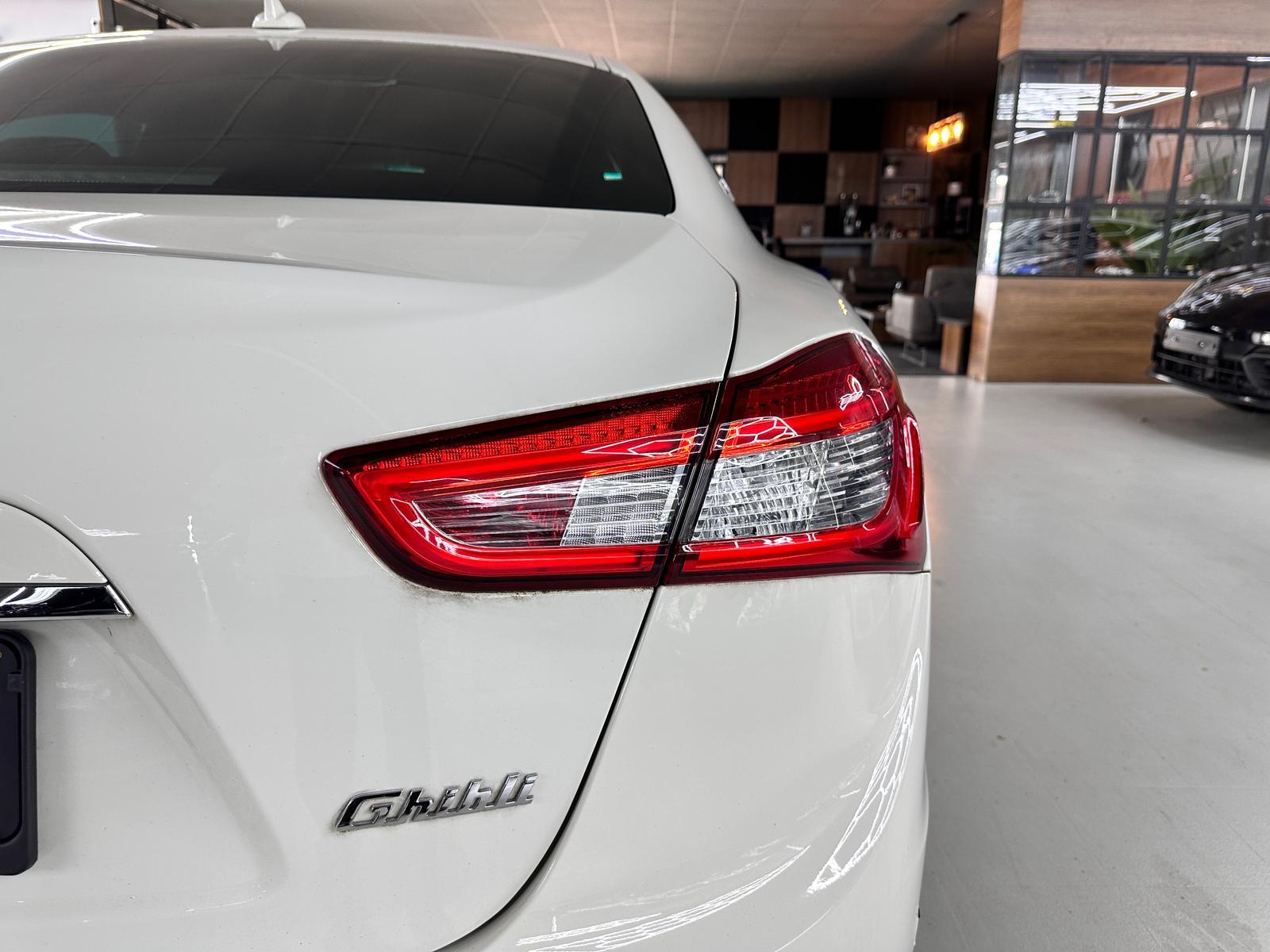 MASERATI GHIBLI 3.0 V6 TWINTURBO | 330 ch | 4X4 | BVA | HAYON ÉLECTRIQUE | VENTILATION DU SIÈGE