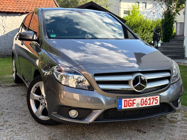 Mercedes-Benz B 200CDI Automatik+Sportpaket+AHK+Abstandswarner