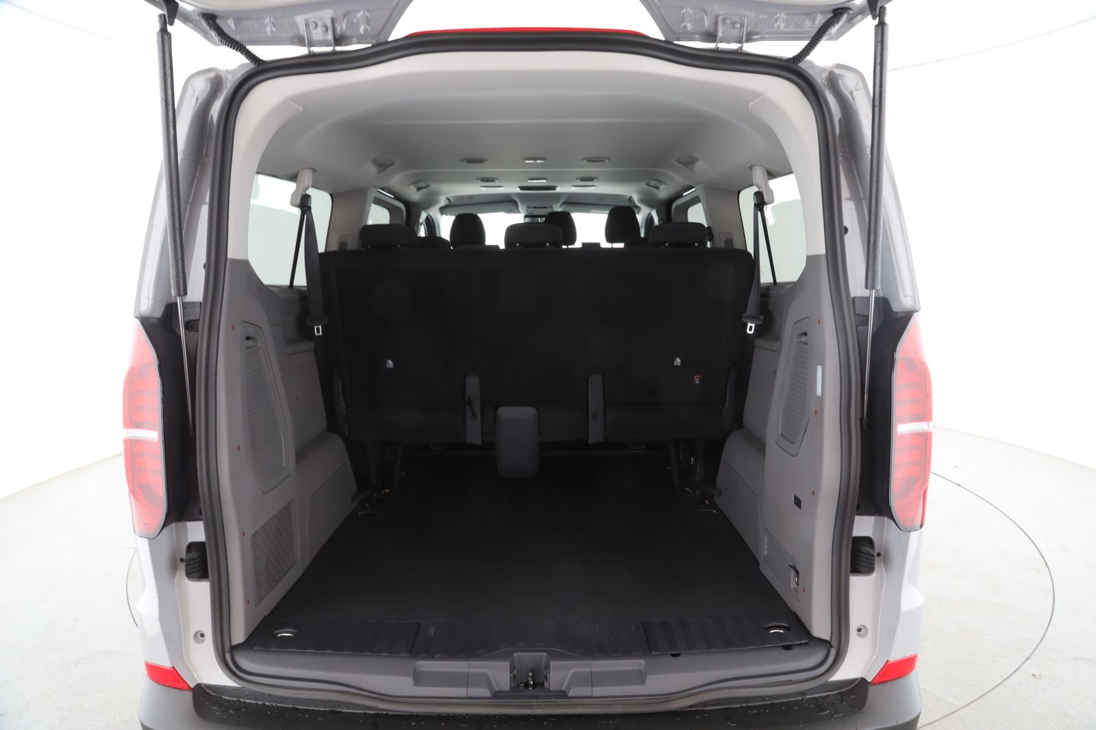 Volkswagen T7 Caravelle - Bild 9