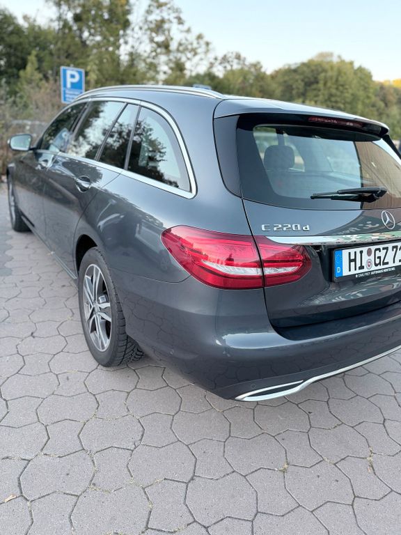 Image of Mercedes-Benz C 220