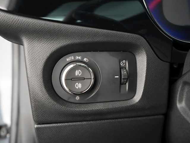 Corsa-e F FACELIFT GS LONG RANGE 51kWh AT+LED MA
