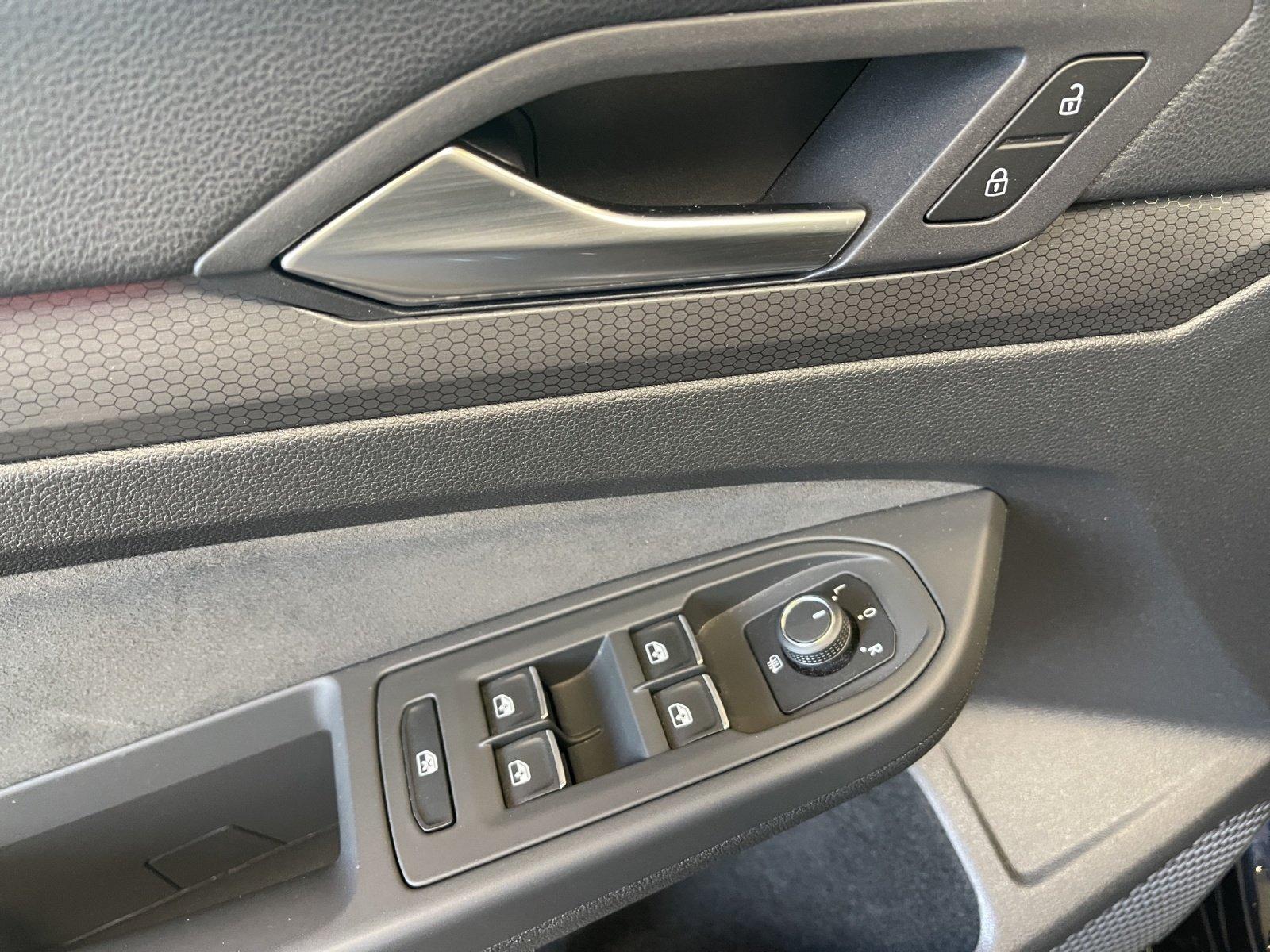 Volkswagen Golf VIII 2.0 TSI GTI ACC AUT Kam. Navi Sportp., миниатюра 9
