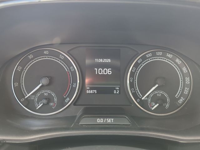 Fahrzeugabbildung SKODA Fabia 1.0 MPI Ambition CLIMATRONIC SITZHZG SMART