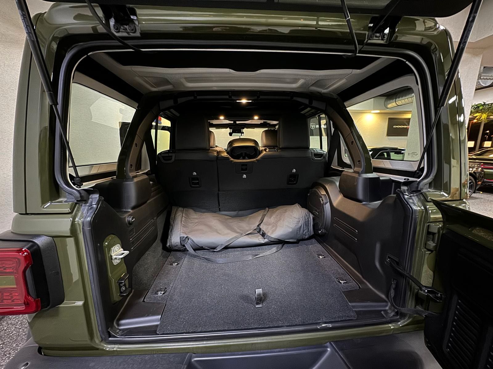 Fahrzeugabbildung Jeep WRANGLER RUBICON X 3.6L-V6 SEILWINDE-AHK-