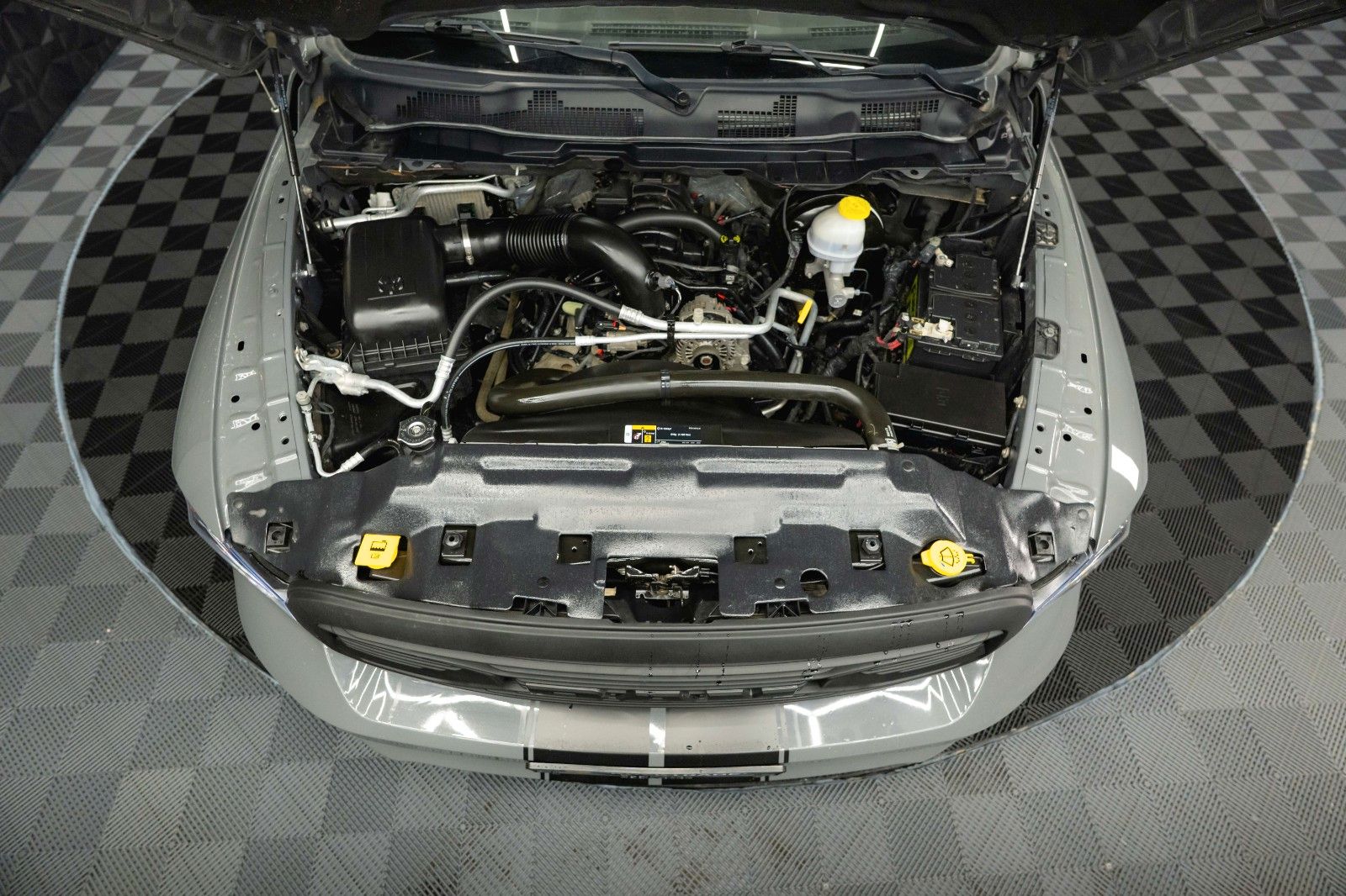 Fahrzeugabbildung Dodge RAM 5.7 V8 HEMI 4x4 OFFROAD Night-Paket LONGBED