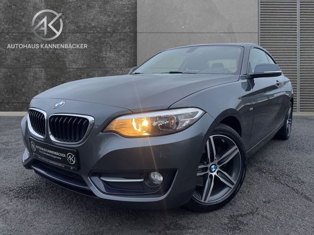 BMW 220 i Sport Line *1HAND*NAVI*SCHECKHEFT*