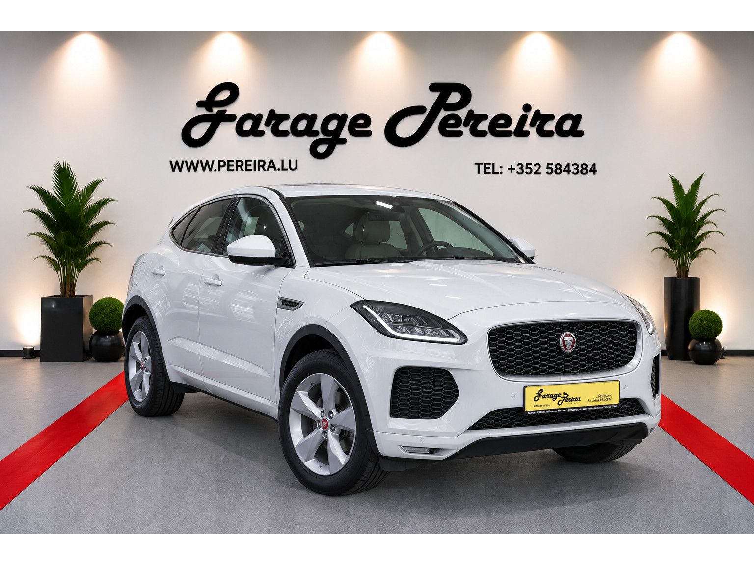 Jaguar E-Pace D 180 AWD R-DYNAMIC PANO CUIR NAVI