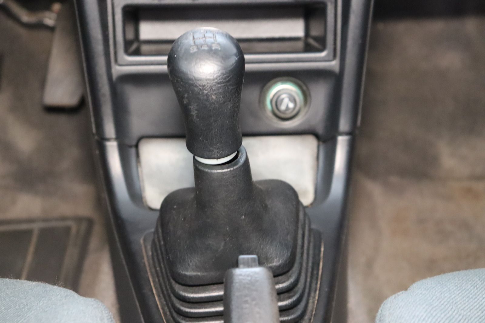 Fahrzeugabbildung Mazda 323 F 1.6 GLX 1. Hand * wenig km