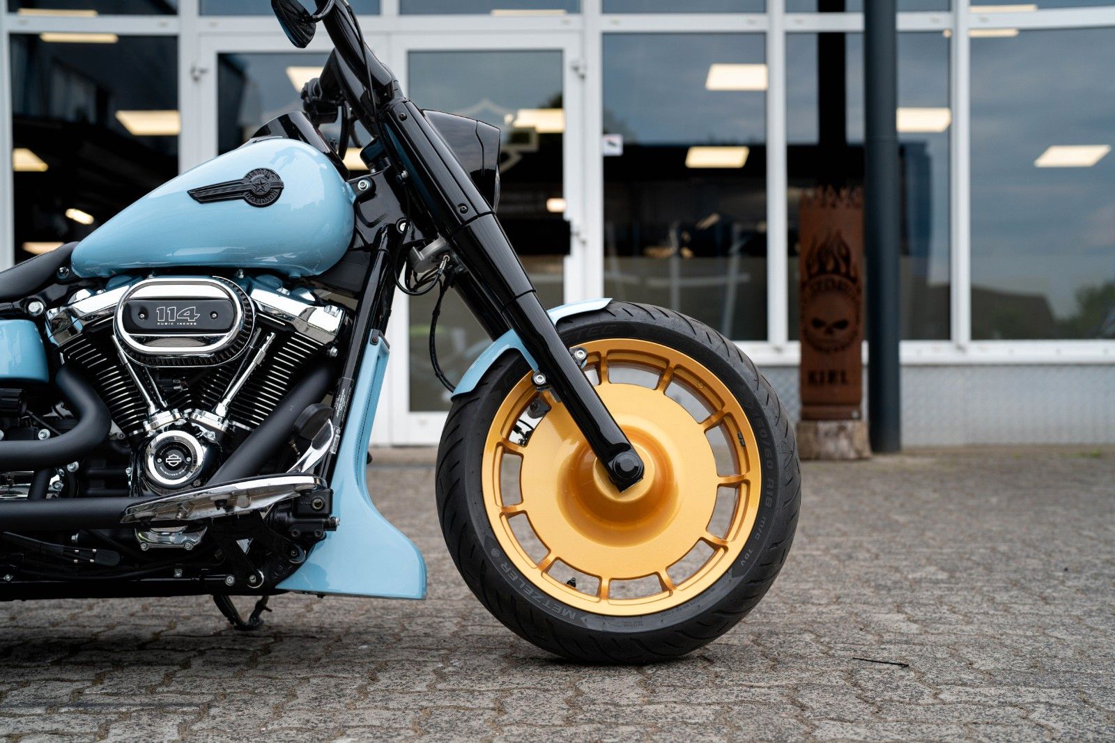 Fahrzeugabbildung Harley-Davidson Light Blue FAT BOY FLFBS 114 - Jekill & Hyde-