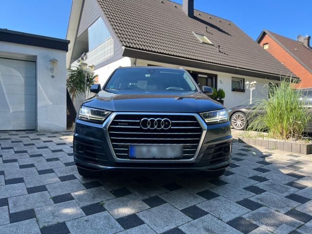 Audi Q7 S-line 3.0 Quattro 7 Sitzer Vollau...