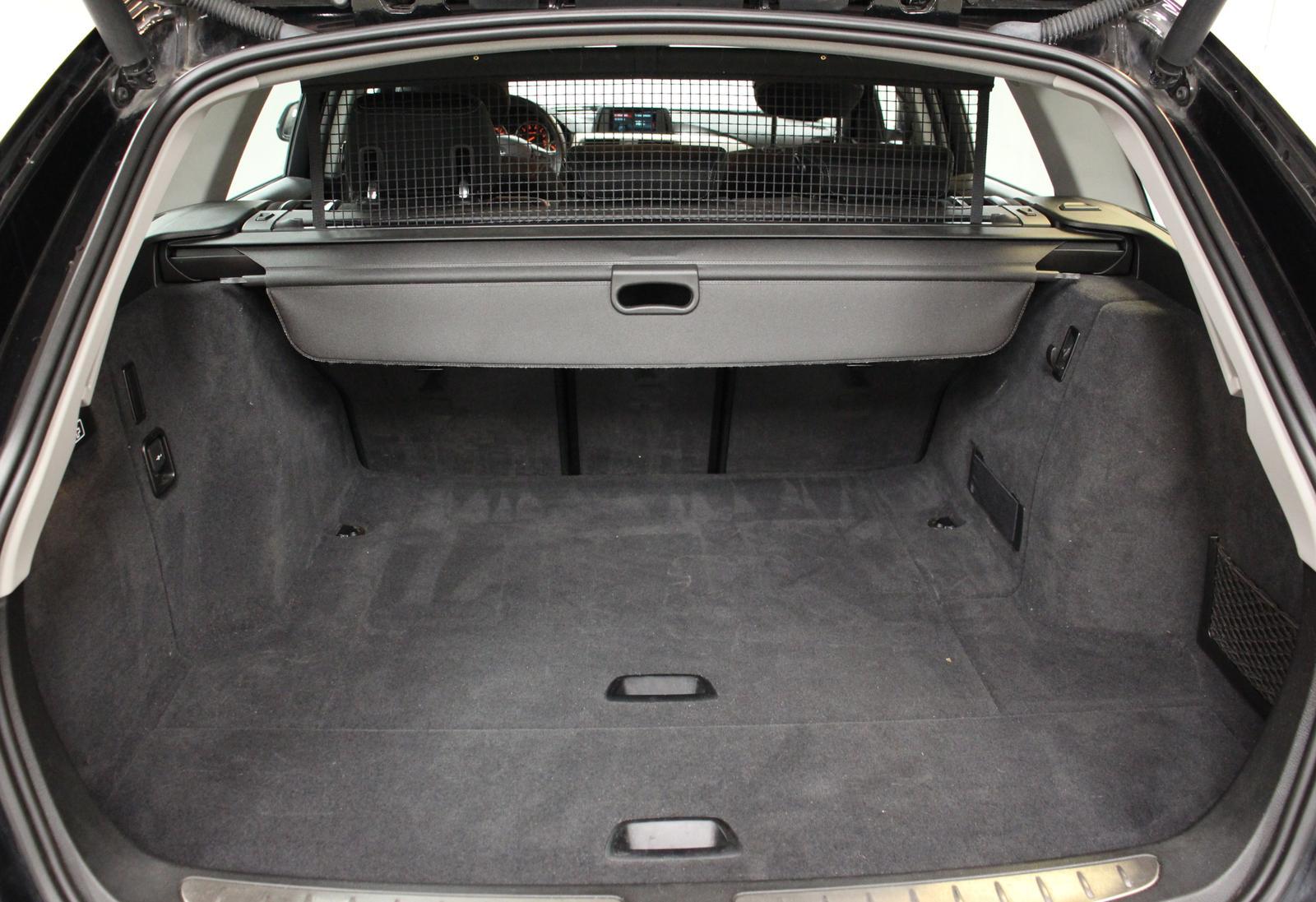 BMW 318i Touring Autom. *LED/KLIMA/EL.HECKKLAPP/PDC*