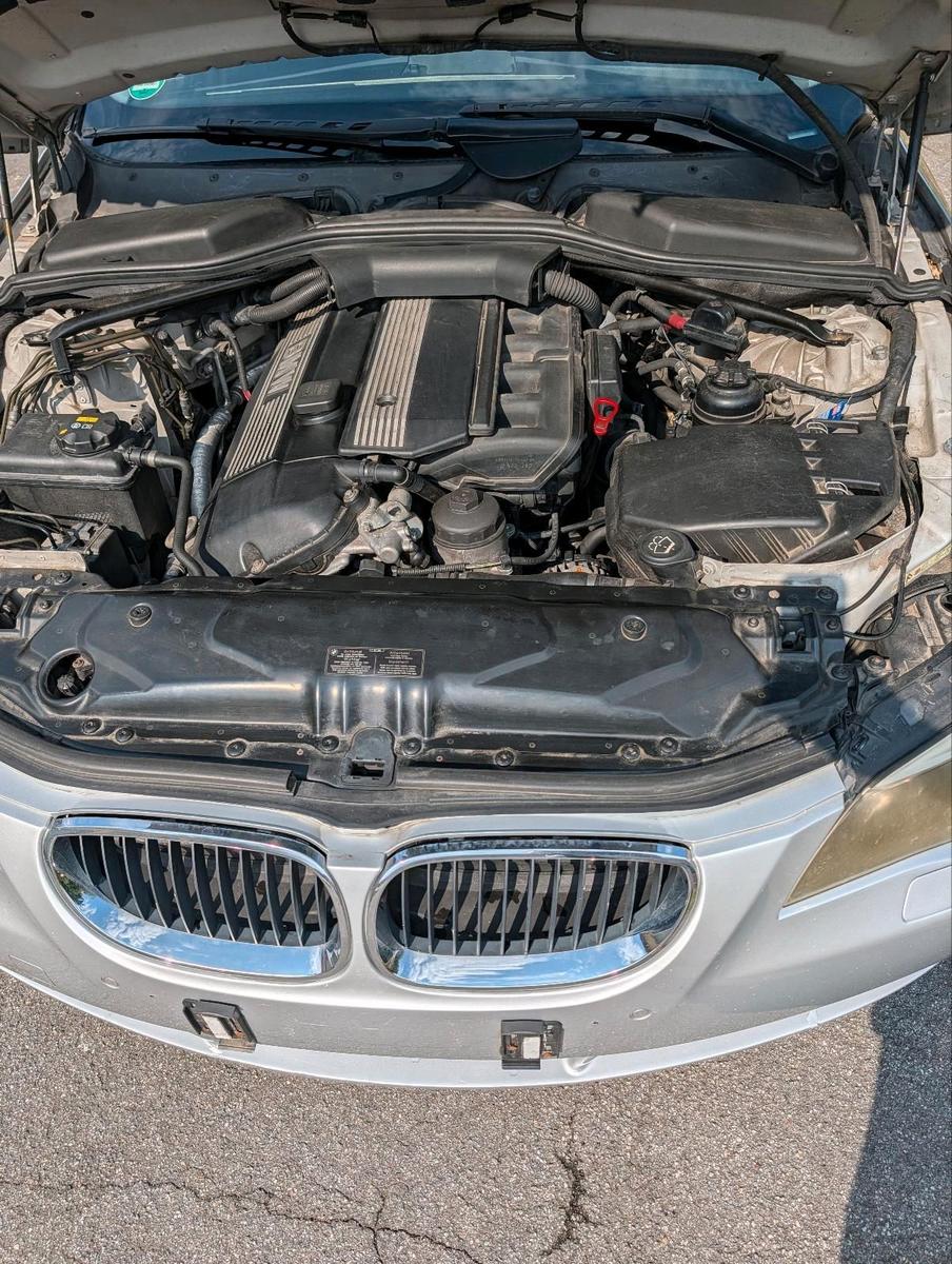 BMW 525 2004 — photo 9