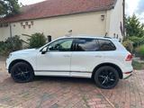 Volkswagen VW Touareg R-Line weiß 3,0 TDi V6 8-fach b... - Volkswagen Touareg: W