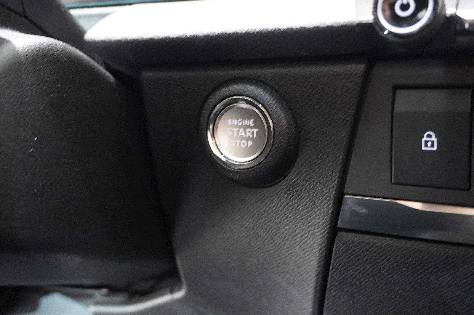 Fahrzeugabbildung Opel Astra L Lim. 1.6T PHEV GSe NAVI/LED/360°/SPORT