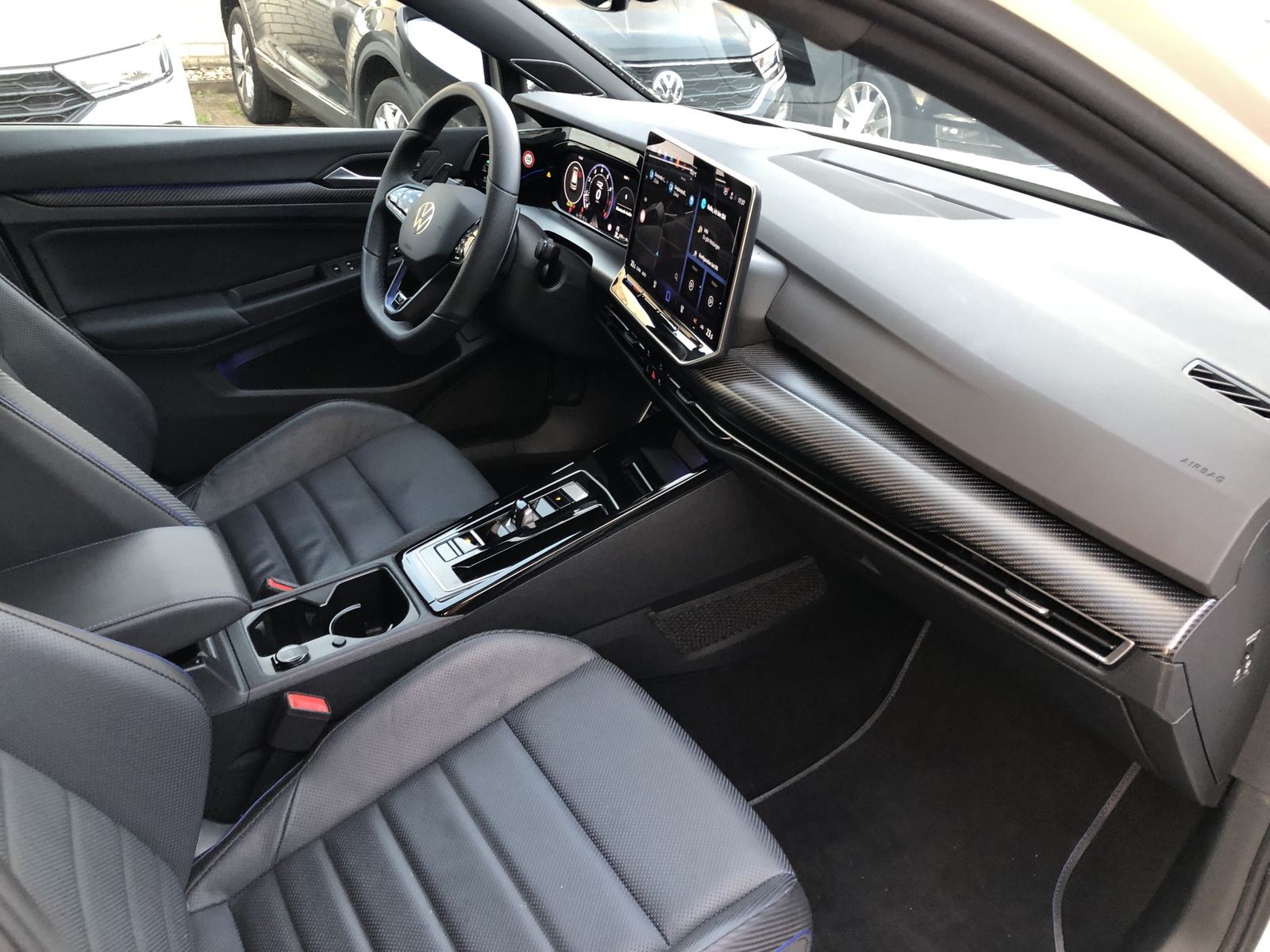 Volkswagen Golf R 2.0 TSI Performanc Black Ed Akrapovic foto 8