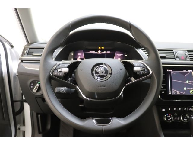 Superb COMBI PREMIUM EDITION DSG+NAVI+LEDER+SITZ
