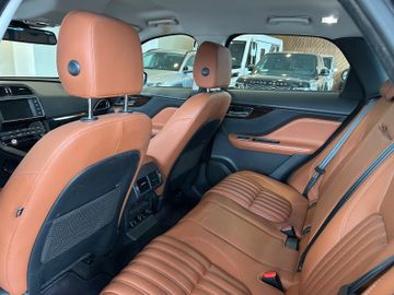 Jaguar F-Pace - 10