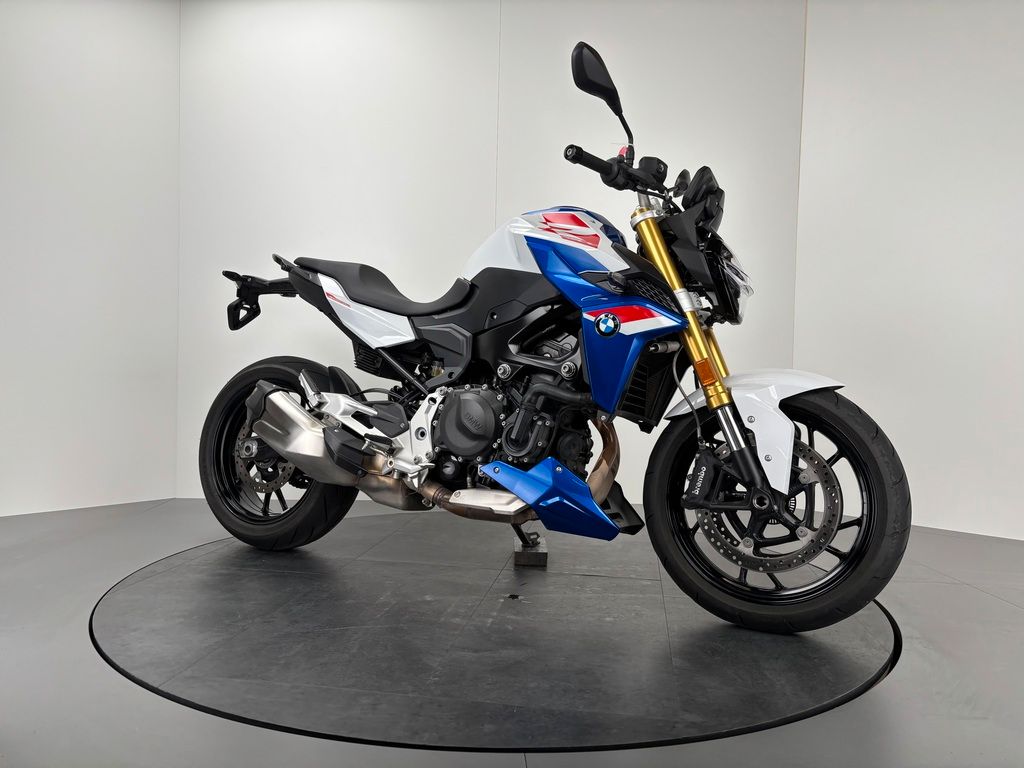 Fahrzeugabbildung BMW F900 R *TOP-ZUSTAND *SERVICE NEU