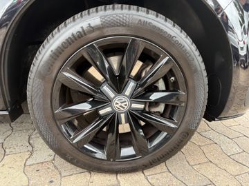 Fahrzeugabbildung Volkswagen T6.1 Multivan Highline 4MO Leder Standh. ACC 18